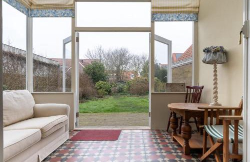 Domburg House | NEW Hello Zeeland - Vakantiehuis Markt 10