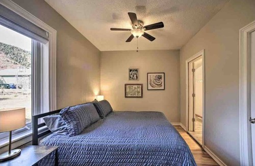 Palmer Lake House | NEW Historic Palmer Lake 2 bedroom with a VIEW!