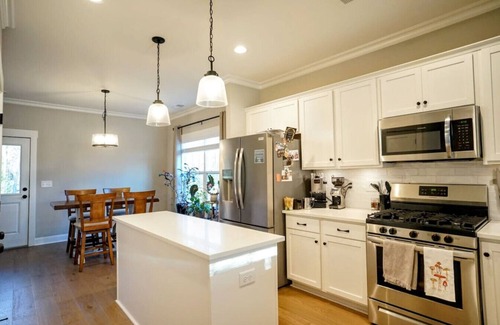 Greenville House | NEW Home 2Bed/2Bath+Office~7 min to DT [30 DAYS+]