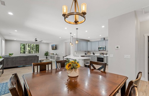 Parks House | New Home in the Pines – Minutes to Flagstaff & Grand Canyon Adventures!