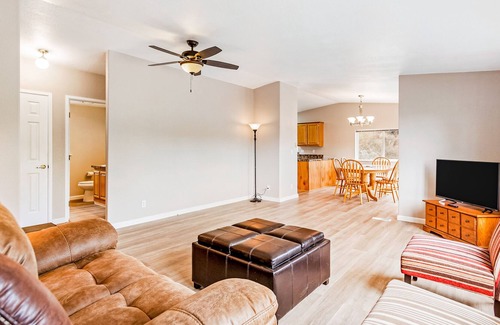 Harrison House | New home with amazing lake view - steps to town & Trail of the Couer d'Alenes