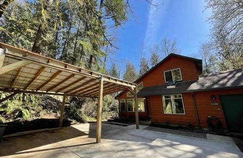 Mount Hood Village House | New Hot Tub - Sandy River - Play ground - Summer Pool!n
