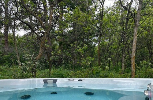 Palmer Lake House | NEW HOT TUB Sunny Palmer Lake home in the Glen