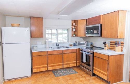 Estes Park Cabin | New Hot Tub! Updated Cabin, Walk to Estes Park