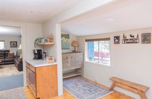 Estes Park Cabin | New Hot Tub! Updated Cabin, Walk to Estes Park