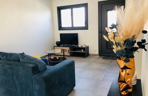 Cerelles House | New house on the outskirts of town