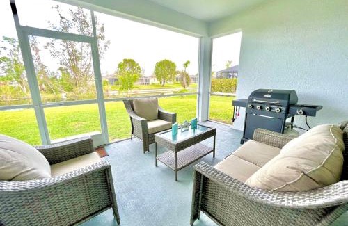 Trafalgar House | New house with canal view in Cape Coral