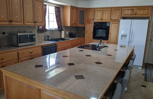 Clearlake Park House | NEW! Huge private residence under starlit skies & spectacular views of Clearlake