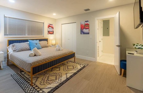 North Miami Beach Villa | New Huge Villa: Terrace+Fire Pit+Game Room w/Xbox