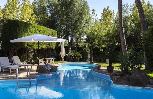 Santa Marinella Villa | NEW! Il Castelletto, Idyllic Beach Villa, commute from Rome, pool, walk to beach train station