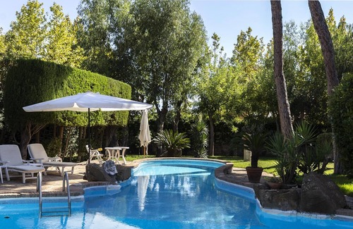 Santa Marinella Villa | NEW! Il Castelletto, Idyllic Beach Villa, commute from Rome, pool, walk to beach train station
