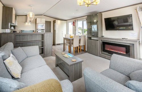 Looe House | New in 2017. Luxurious 14ft-wide holiday home.