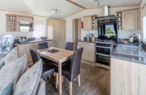 Looe House | New in 2017. Luxurious 14ft-wide holiday home.