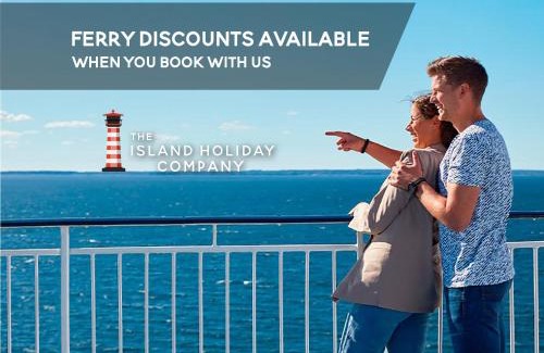 Shanklin Apartment | NEW JULY 2025 - Grand Clifftop Duplex with Panoramic Views, Games Room & Stylish Interiors in Shanklin Old Village