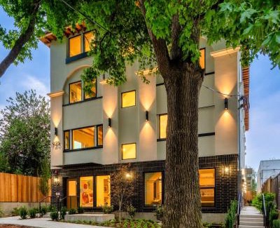Kerns Apartment | New Kerns Studio Prime Spot Walkable Area