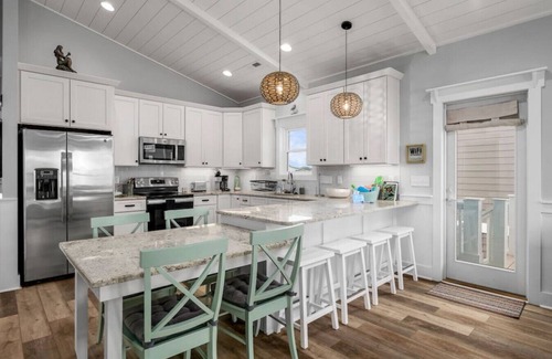 Holden Beach House | New kid friendly cottage w/pool & PrivateWalk