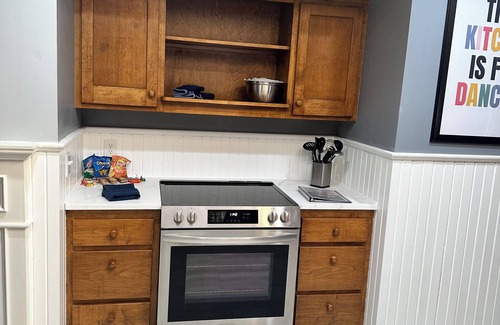 Wichita House | NEW Kitchen & Baths-Pool-Fire Pit-Hot Tub-Game Room-King Beds-Safe Neighborhood