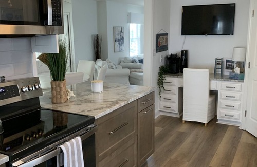 North End House | !NEW KITCHEN! Single Family Home 1 Block From Beach & Boardwalk! With Parking!