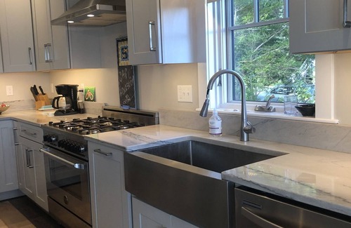 Strafford House | New Lake Front Home