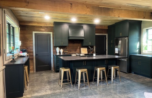 Mid America House | NEW! Lake Hamilton, 48 Private Acres, Hot Tub, Sleeps 16 or 39, Pond, Boat Dock