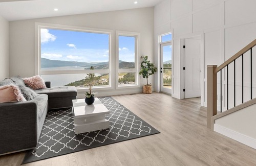 McKinley House | New Lakeside 4 bedroom home in Kelowna