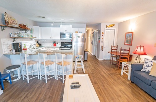 Little River Condo | NEW! Large 1BR at The Golf Colony at Baytree, Pool