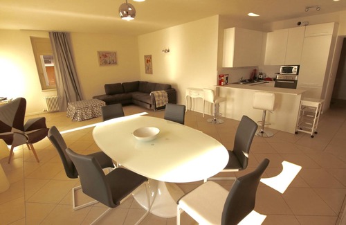 Malcesine Apartment | New large apartment directly on the lake