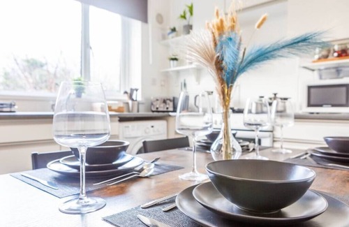 Newcastle-upon-Tyne Apartment | New Large 2 Bed entire apartment Near Newcastle upon Tyne