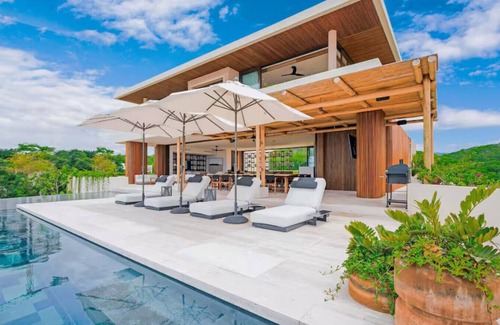 La Cruz de Huanacaxtle Villa | `New listing` Luxurious staffed villa in gated community