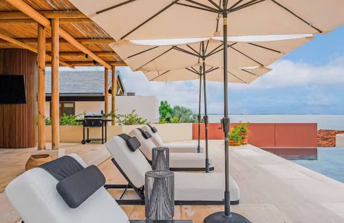 La Cruz de Huanacaxtle Villa | `New listing` Luxurious staffed villa in gated community