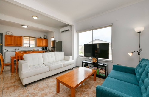 Noord House | New listing 2 storey villa, Peaceful location. Close to beaches