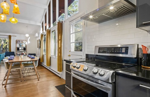 Wellfleet House | *New Listing 2023* Pitch Pines - Private, Bright, Close To Ocean Side Beaches