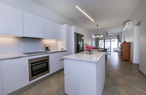 Malmok Condo | *NEW LISTING* - 2BR w/Private Pool in Resort-like Gated Community