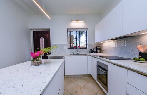 Malmok Condo | *NEW LISTING* - 2BR w/Private Pool in Resort-like Gated Community