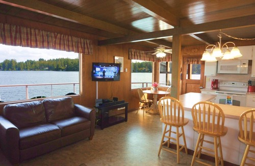 Dunes City House | New Listing! Adorable lakefront cabin, private dock, hot tub, gas grill, amazing views