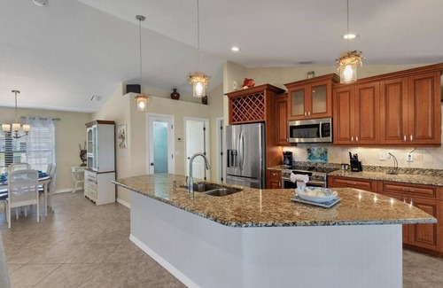 South Gulf Cove House | New Listing! Charlotte Harbor Area Resort, 120mi to Disney & 134mi to Universal - GRH570351