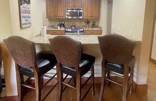 Historic District Condo | New Listing! Downtown. Top Floor Corner unit with views. Pool/Hot Tub