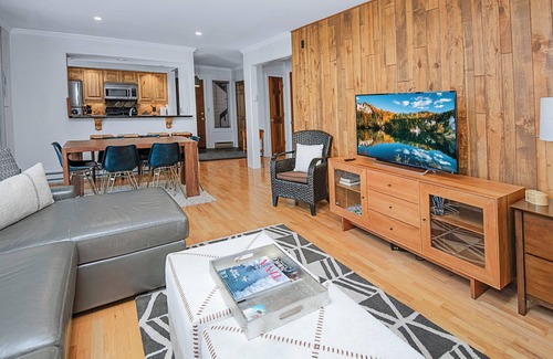 Vail House | New Listing! Ground Floor Unit | 10 mins to Vail | Tennis Courts