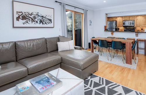 Vail House | New Listing! Ground Floor Unit | 10 mins to Vail | Tennis Courts