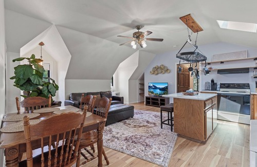 Hayden House | New Listing! Hayden Lake Guest House | Private Balcony & Lake Views