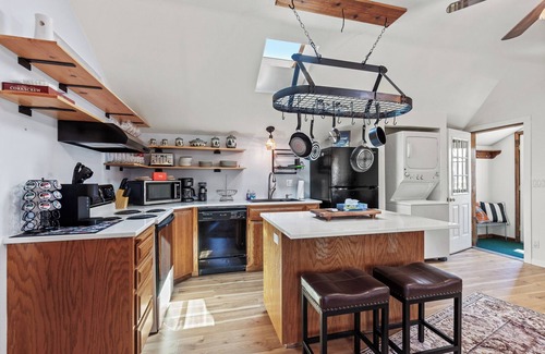 Hayden House | New Listing! Hayden Lake Guest House | Private Balcony & Lake Views