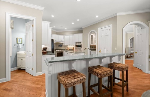 Vanderhorst Plantation House | New Listing: Luxurious Home with Pool and Guest House on Kiawah