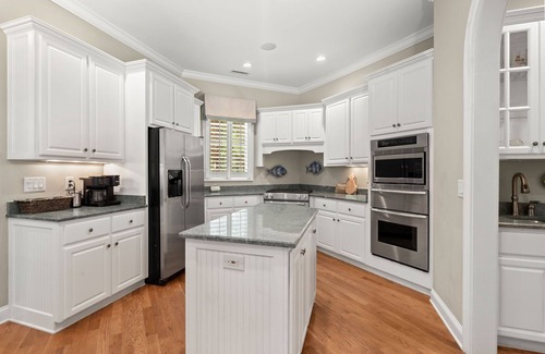 Vanderhorst Plantation House | New Listing: Luxurious Home with Pool and Guest House on Kiawah
