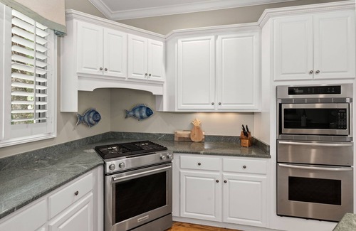 Vanderhorst Plantation House | New Listing: Luxurious Home with Pool and Guest House on Kiawah