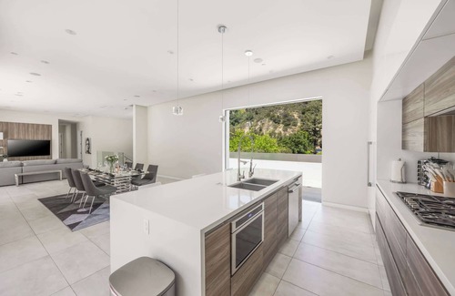 Sherman Oaks House | New Listing! Mountainside Manor by Colby & Conrad