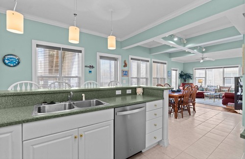 Ocean Isle Beach Condo | NEW LISTING- Never Rented Before!- 200 ft to beach- ocean front pool club