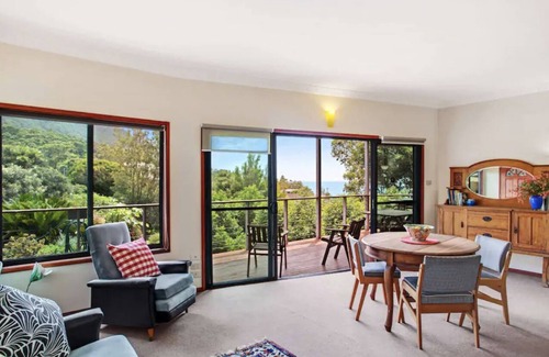 Wombarra Apartment | New listing:nRetro styled retreat Wombarra Ocean Views