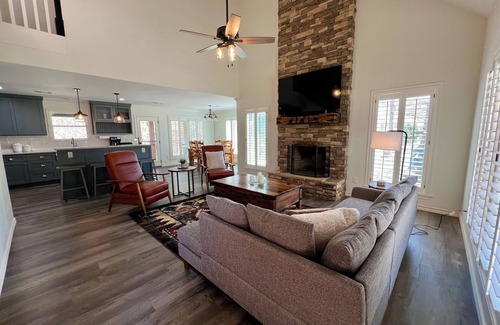 Murfreesboro Cabin | New Listing on Little Mo River! Game Room! Relax & Have Fun! 4 Bed, 4.5 Bath