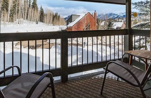 Purgatory Condo | New Listing! Prime Location | Shared Hot Tub | Deck | Mtn Views | Dogs OK