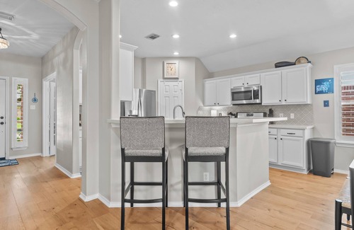 Tomball House | NEW LISTING - Refined Comfort Meets Pet-friendly Backyard Serenity